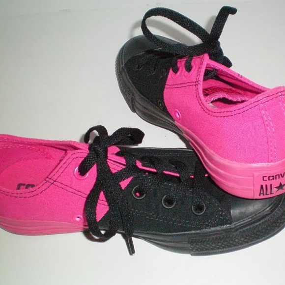 Converse Unisex Hot Pink and Black Low Cut Shoes Mens 4 or Womens 6 - Picture 4 of 4